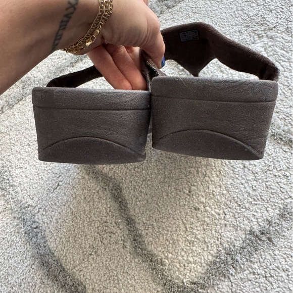 Fitflop Lottie Sandals Thong Flip Flop Bronze brown metallic slip on wedge 9 - Picture 9 of 12